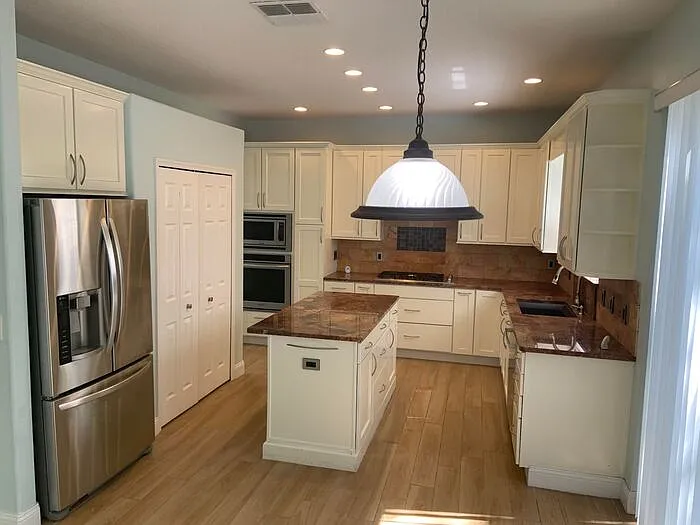 4527 Riverton Dr — Photo 4