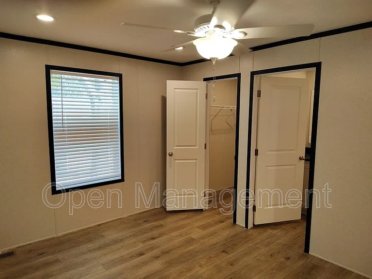 136 Erin Ln — Photo 11