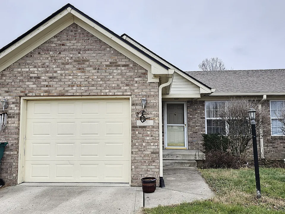1045 Mustang Ct