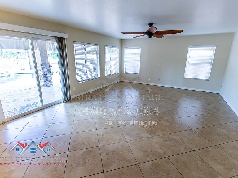 1231 N Layman St — Photo 9