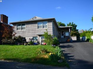 704 W 14th St, The Dalles, OR