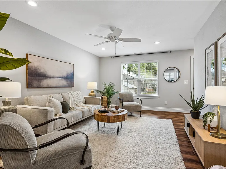7110 S Gaylord St #L7 — Photo 2