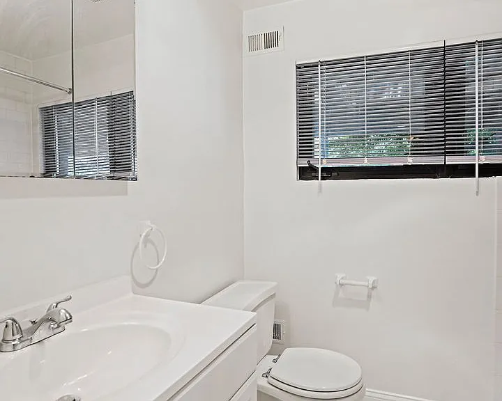 2641 Woodley Pl NW — Photo 19