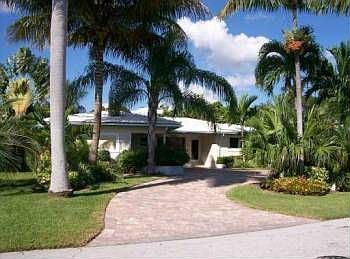 3rd image of 2207 Wilton Dr