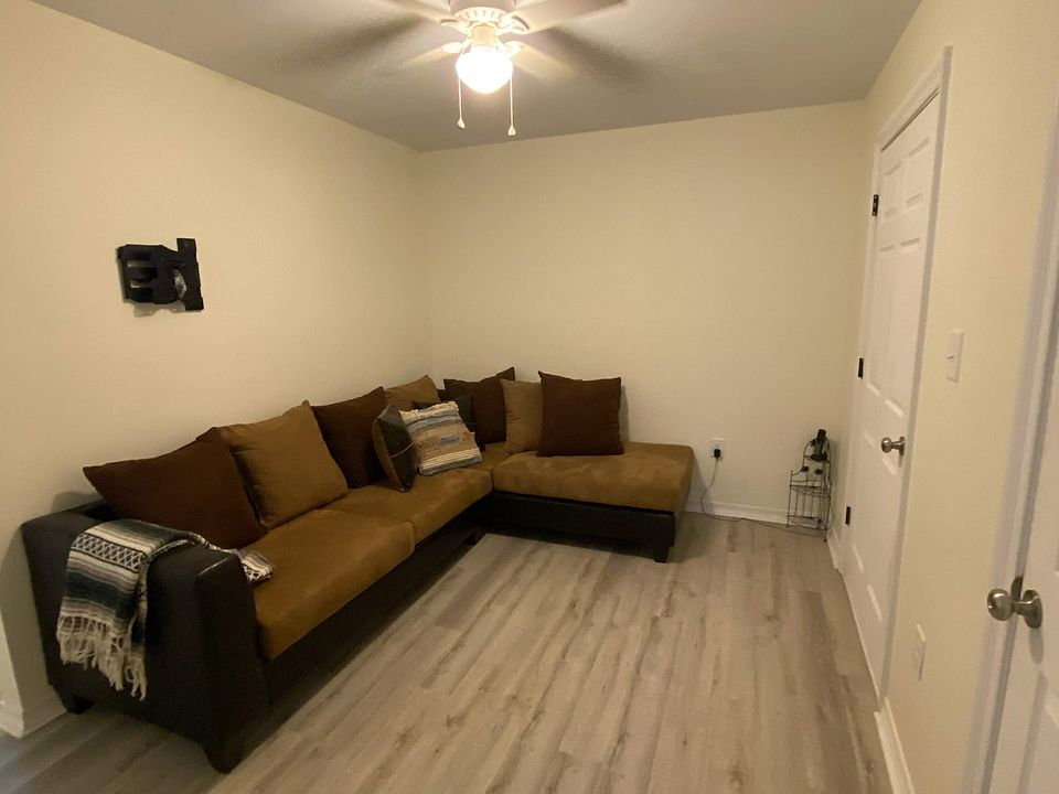 2nd image of 4309 Saint Andrew Ct Suite Iii