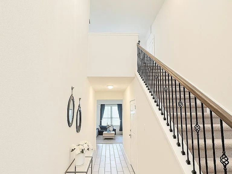 242 Zuma Dr — Photo 2