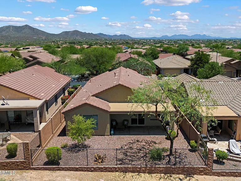 41112 N Prestancia Dr — Photo 26