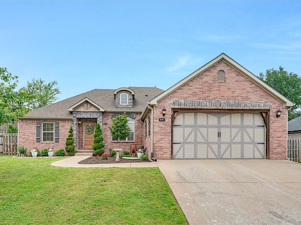 1st image of 771 Sienna Dr