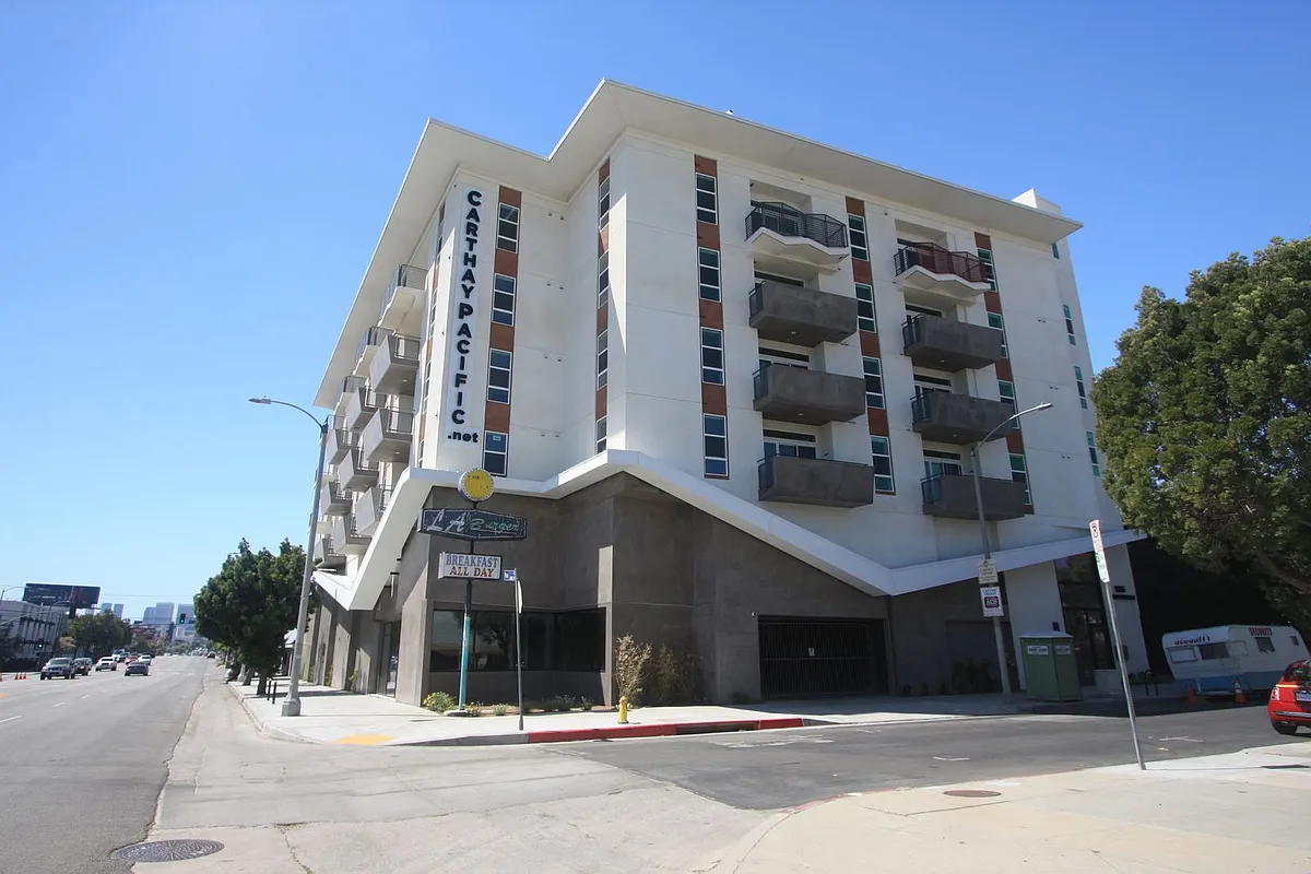 Building Photo - 1265 S Stearns Dr