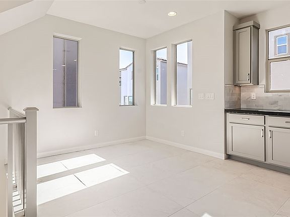 5th image of 11535 Hawking Ave