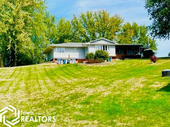 120 Lakeview Dr, Montezuma, IA 50171