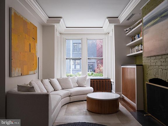 3rd image of 1624 Swann St NW