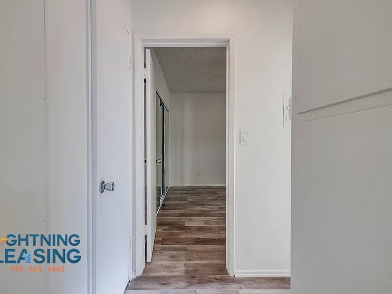 5415 Corteen Pl #11 — Photo 11