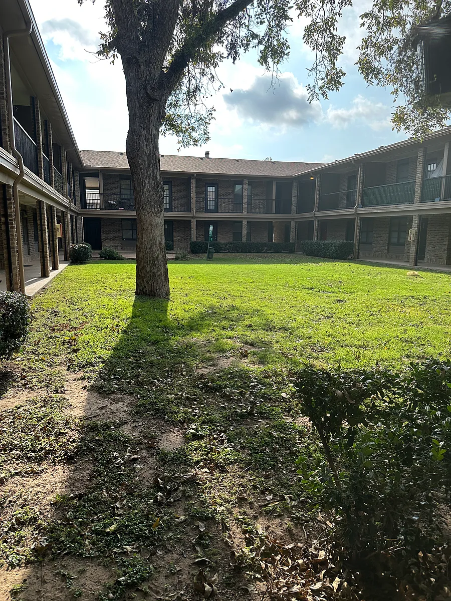 Building Photo - 1226 Baylor Ave #101