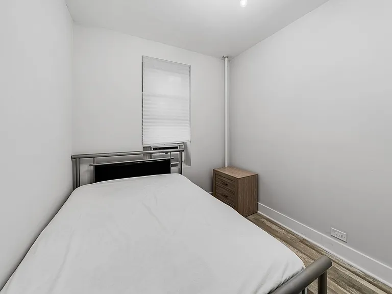 2377 Belmont Ave — Photo 16