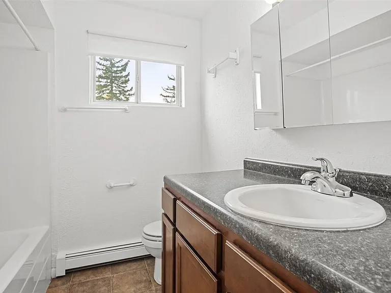 225 19th St SE — Photo 13