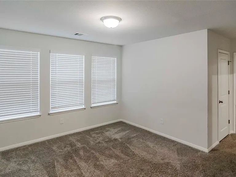 5713 Pleasanton Pkwy — Photo 8