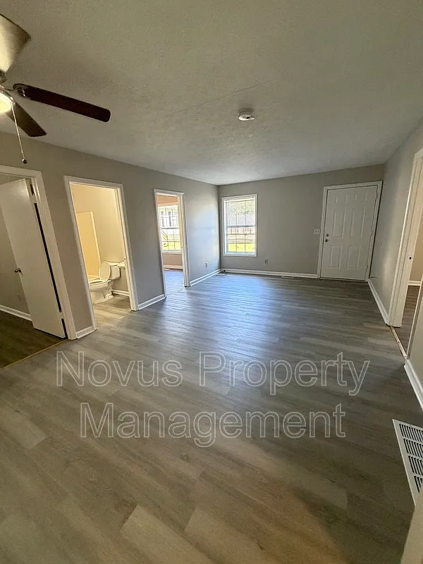 3 bed, 2.0 bath, 875 sqft, $1,025 — Photo 4