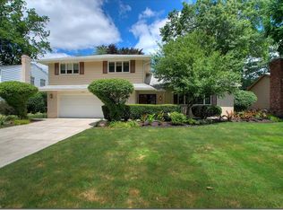 5371 Chickadee Ln, Lyndhurst, OH