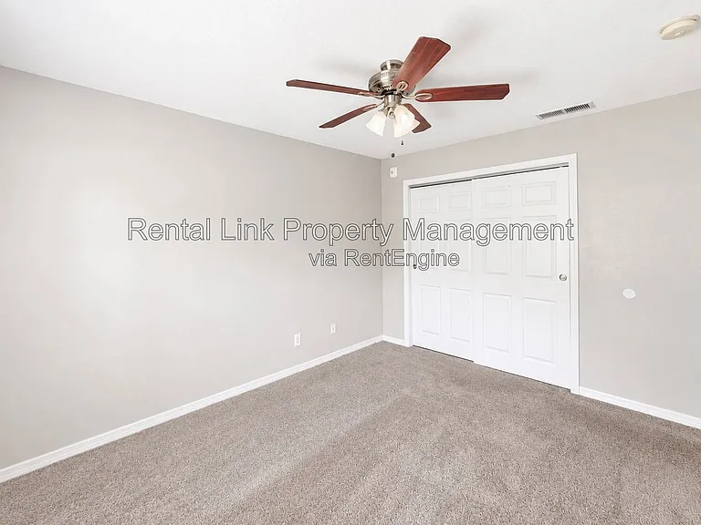 4728 Beach Dr SE #B — Photo 8