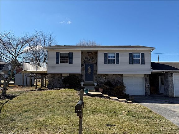 4th image of 32 Evans Ave