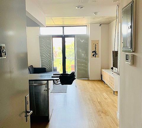 Entrance/Living room