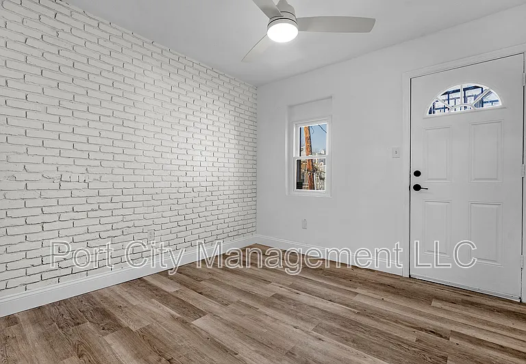 312 E 22nd St — Photo 12