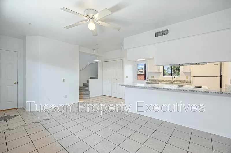 2 bed, 2.0 bath, 1300 sqft, $1,300 — Photo 1