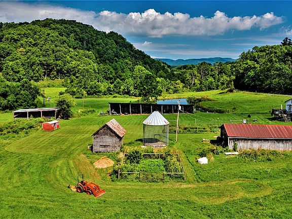 3rd image of 8079 Wayside Creamery Rd