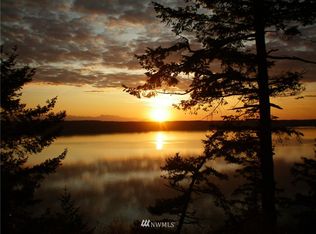 368 Sunset View Way, Camano Island, WA 98282