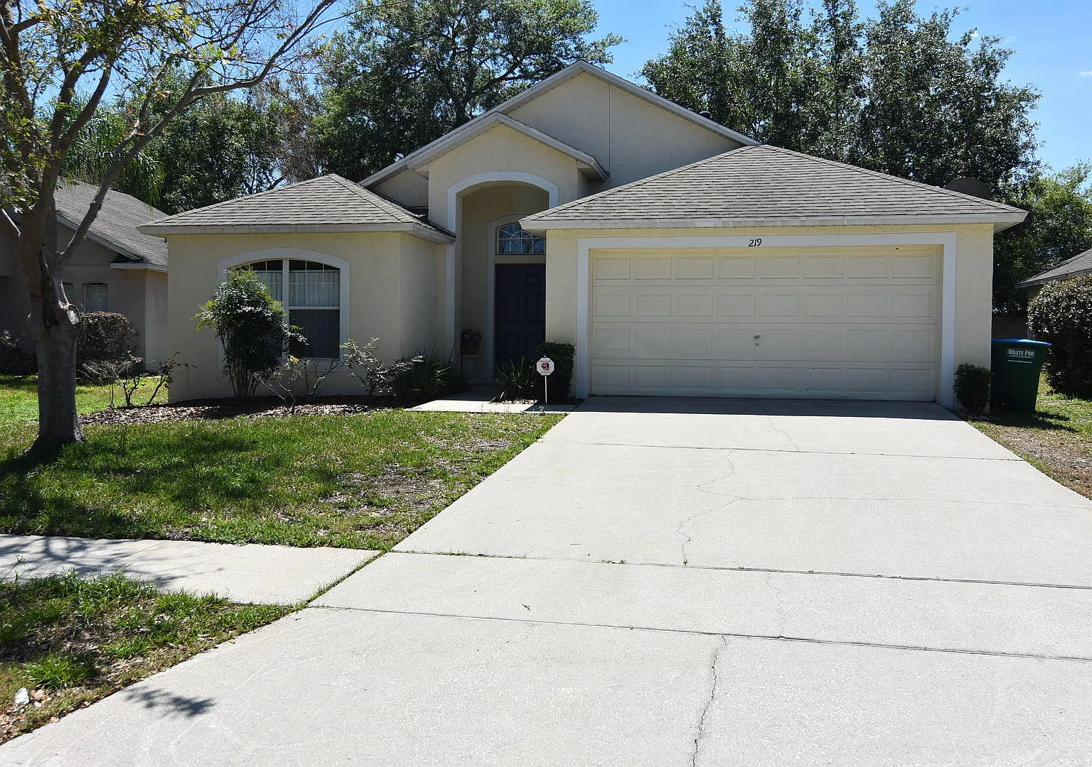 Deltona....Saxon Ridge..Community Pool! Available October 1st! — Photo 1