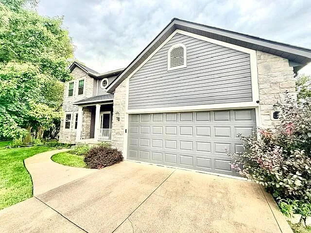 4 bed, 3.5 bath, 3092 sqft, $4,000 — Photo 1