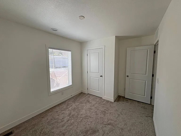 1700 State St #10 — Photo 12