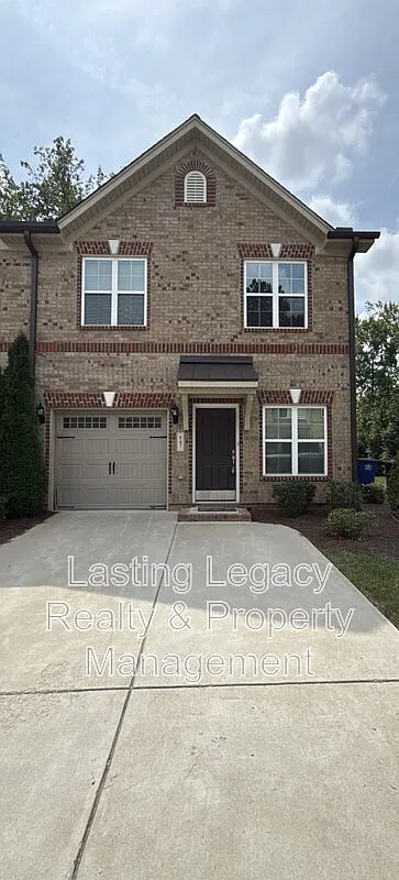 3 bed, 2.5 bath, $2,195 — Photo 1