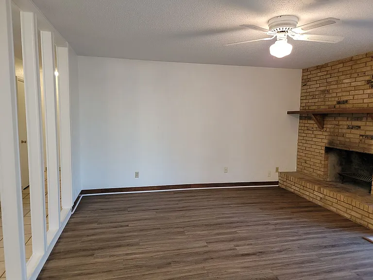 1000 Springdale Rd — Photo 3