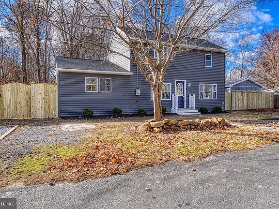 2nd image of 208 Schoolhouse Ln