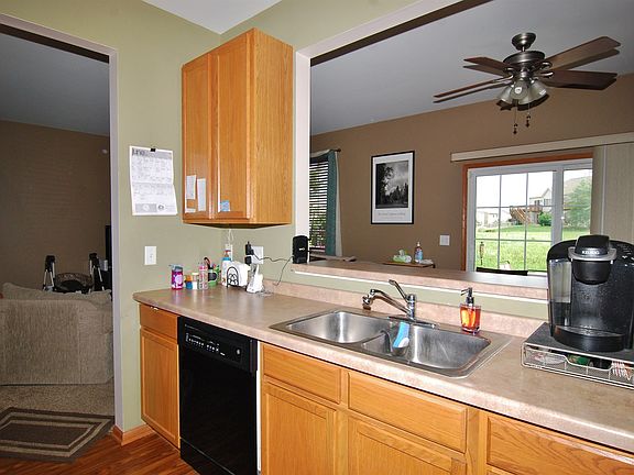 3rd image of 1012 Rocky Hill Cir