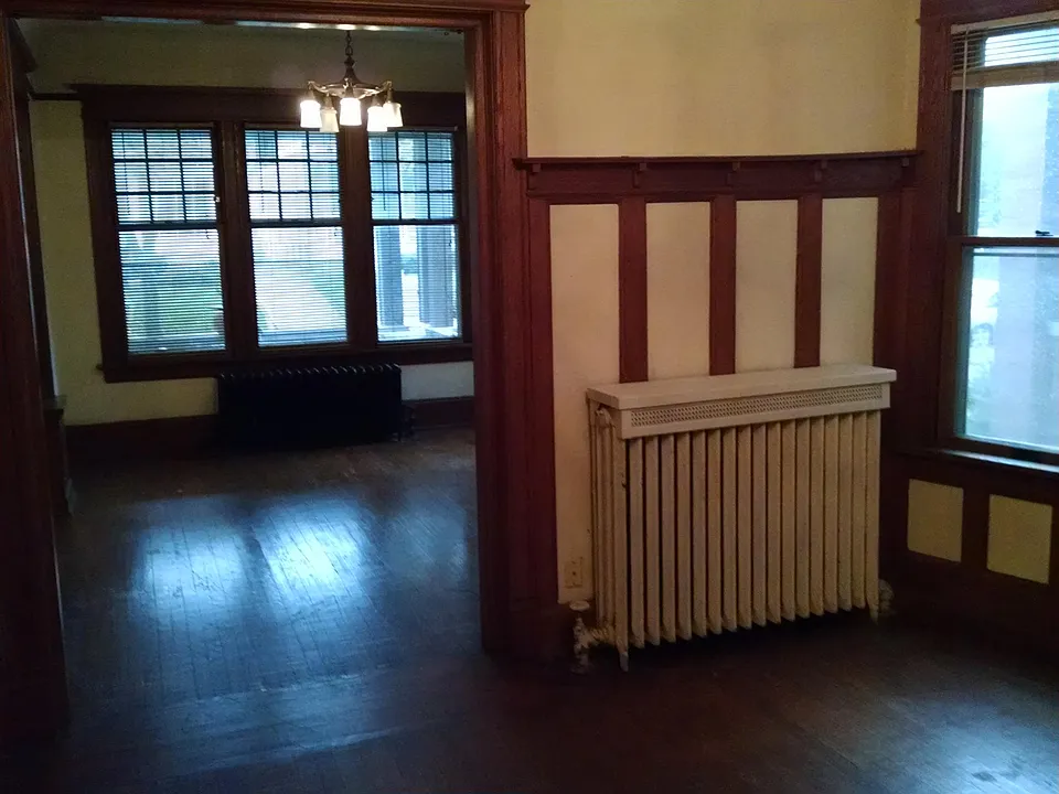 view - dining to living rm
