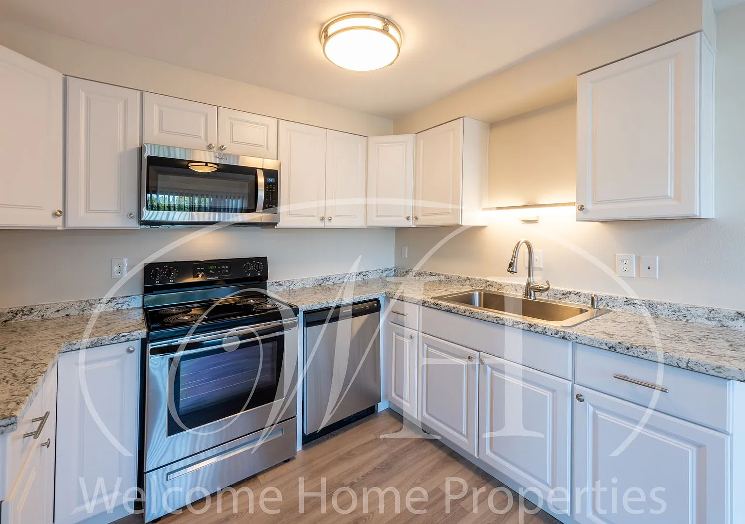 245-255 Elder Pl — Photo 1