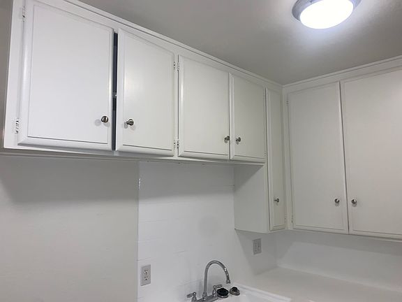 5th image of 853 Center St APT 4