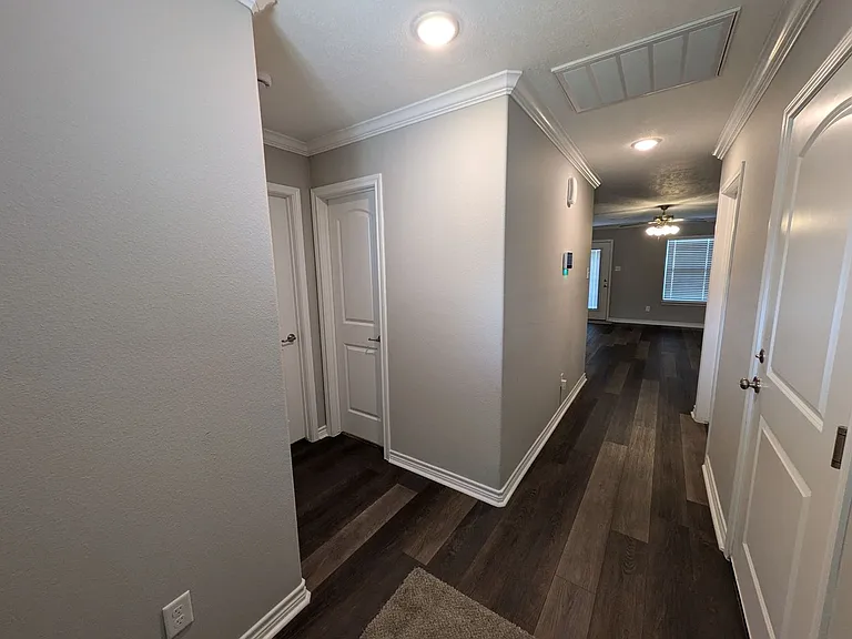 610 Craig St — Photo 11