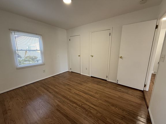 5th image of 355 Bayville Ave APT 1