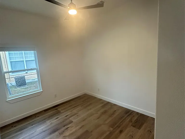 2715 Grafton Ave — Photo 9