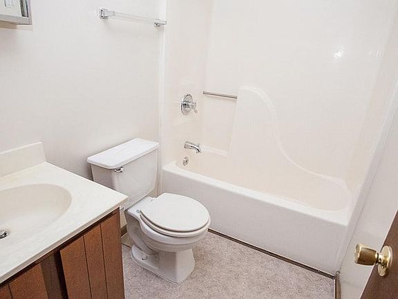 5th image of 1329 S Main St #1