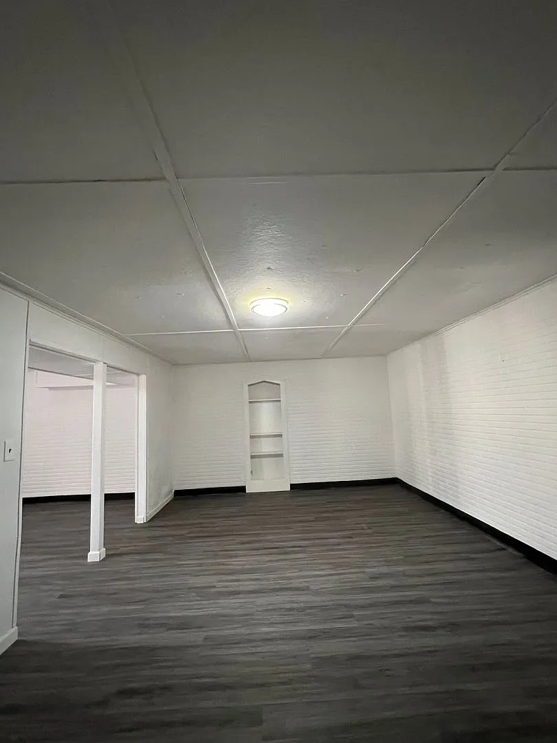 Building Photo - 10 Brig Dean Rd Units