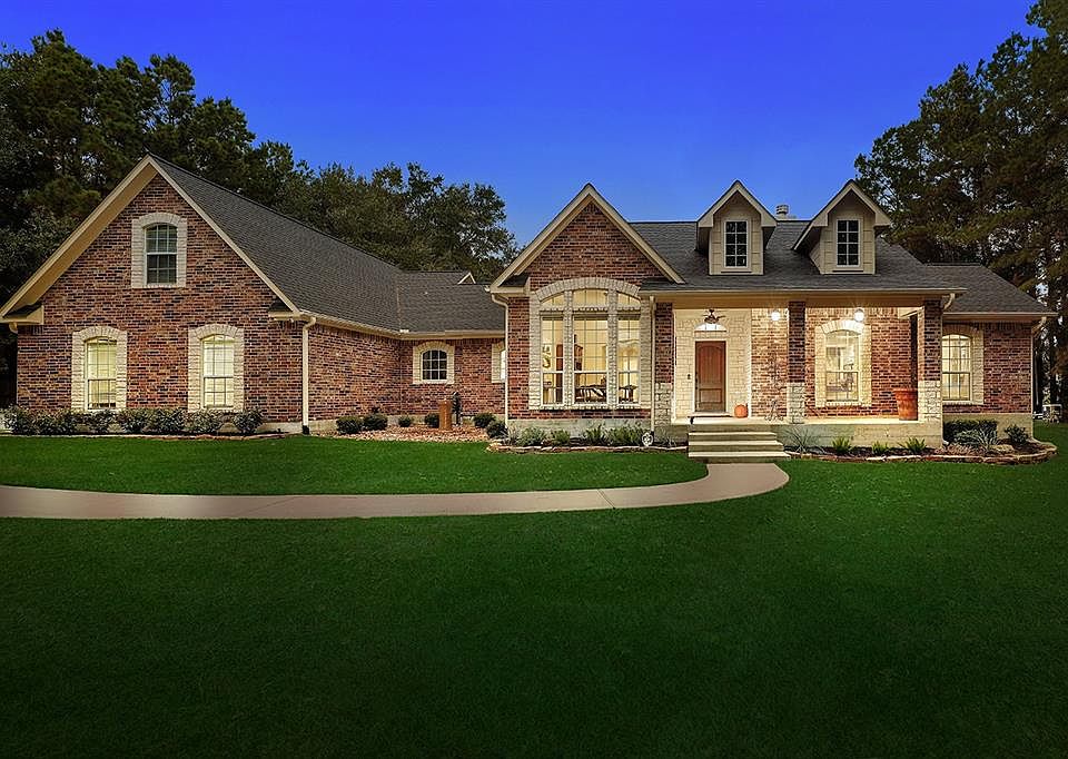 1st image of 15500 Crown Oaks Drive