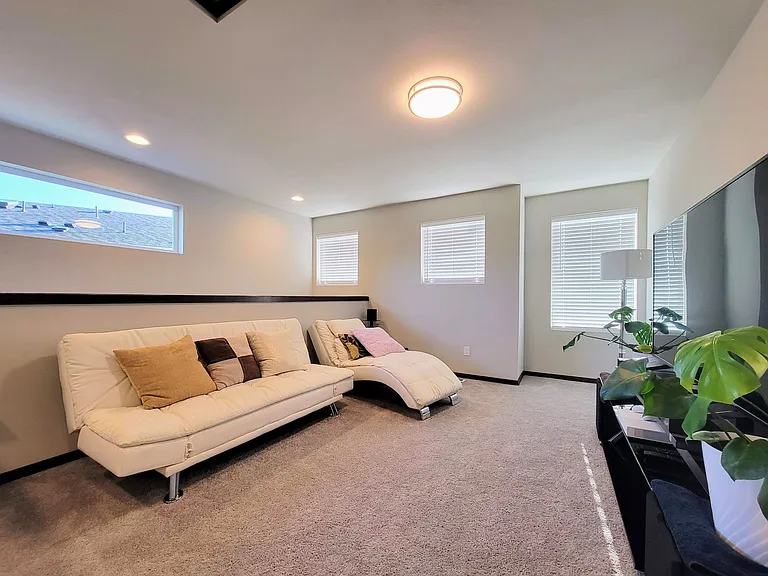 5050 Granger St — Photo 11