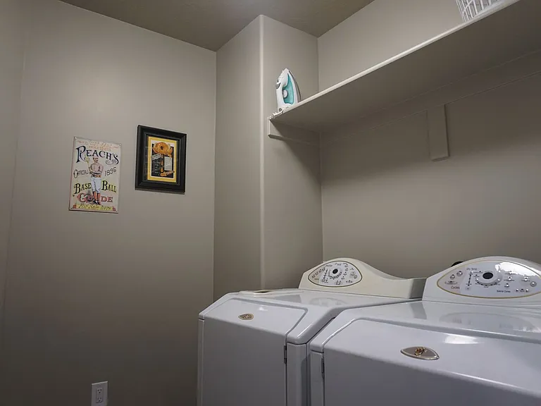 719 E Ryder Park Ln — Photo 27