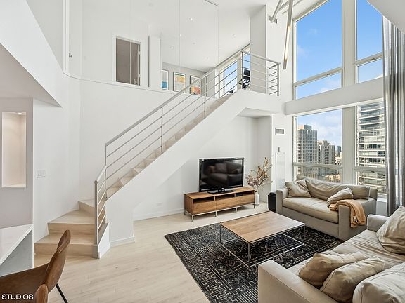 2nd image of 600 N Kingsbury St APT 1906