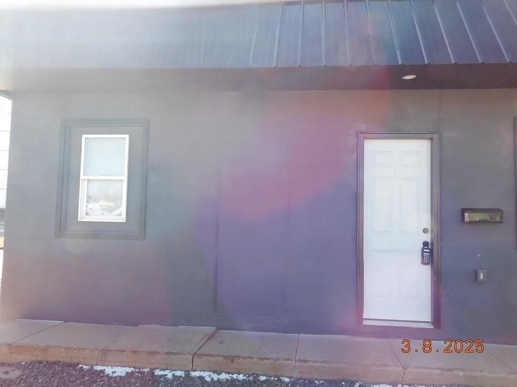 1 bed, 700 sqft, $700 — Photo 1